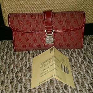 Dooney & Bourke wallet